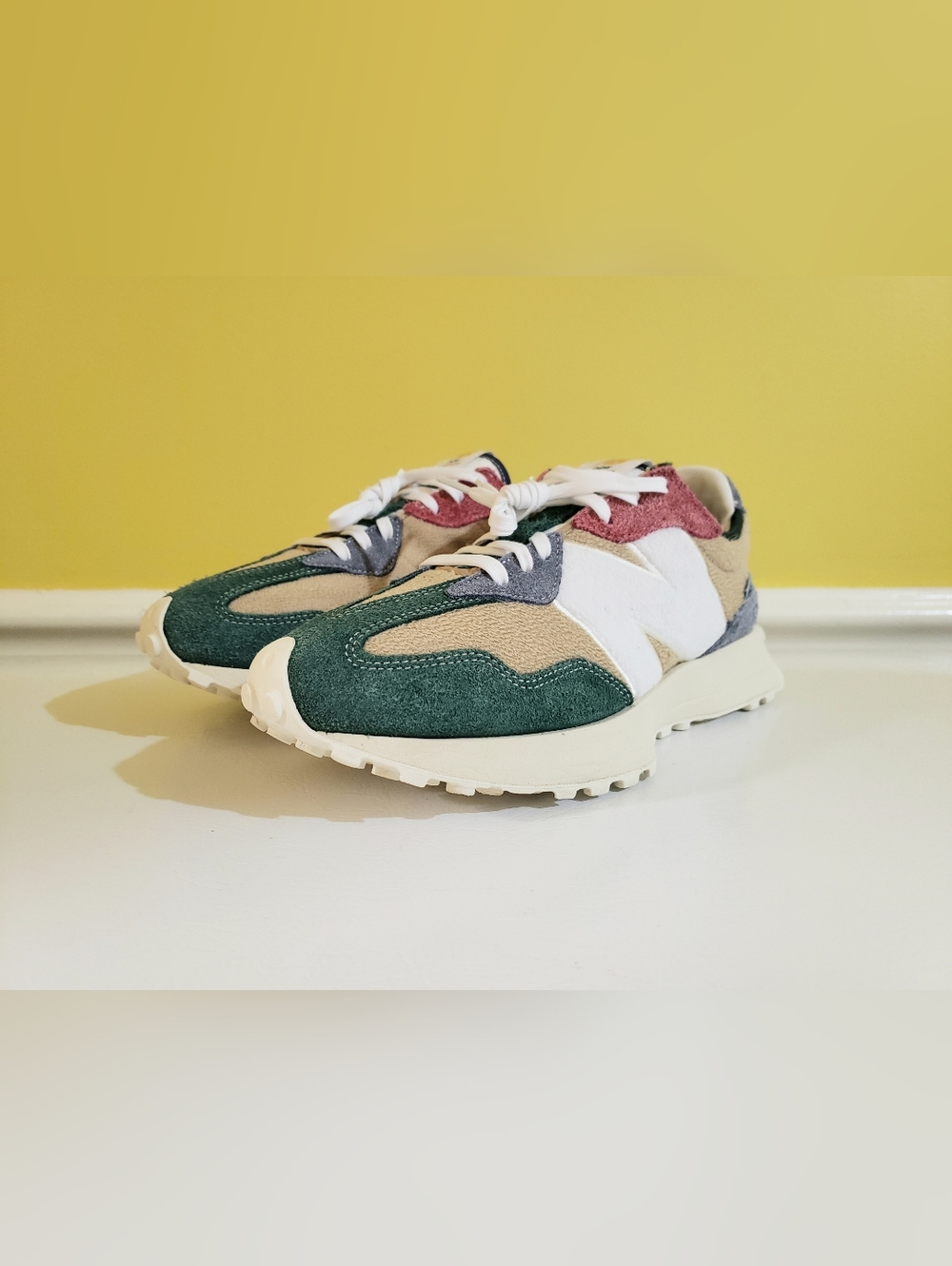 NEW BALANCE Men's 327 Athleisure Sneakers (8.5D/10W Women's) Tan/Green/White